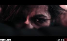 Una scena ripresa dal video erotico The Black Widow
